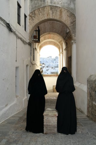 phoca_thumb_l_callejon arco de las monjas y 2 cobijadas